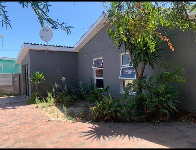 4 BEDROOM HOUSE FOR SALE IN EIKENDAL